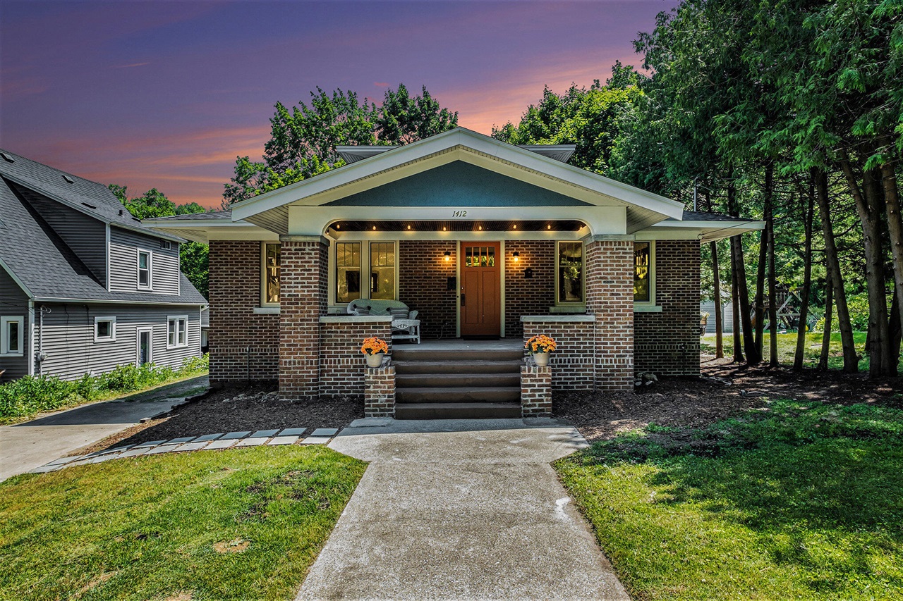 Homes for sale in Grand Rapids, MI | 1412 4Th St, Grand Rapids, MI 49504 | MLS# 70474704