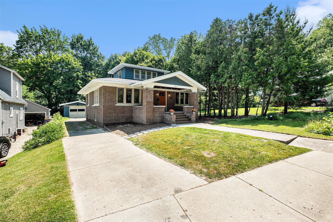 Homes for sale in Grand Rapids, MI | 1412 4Th St, Grand Rapids, MI 49504 | MLS# 70474704