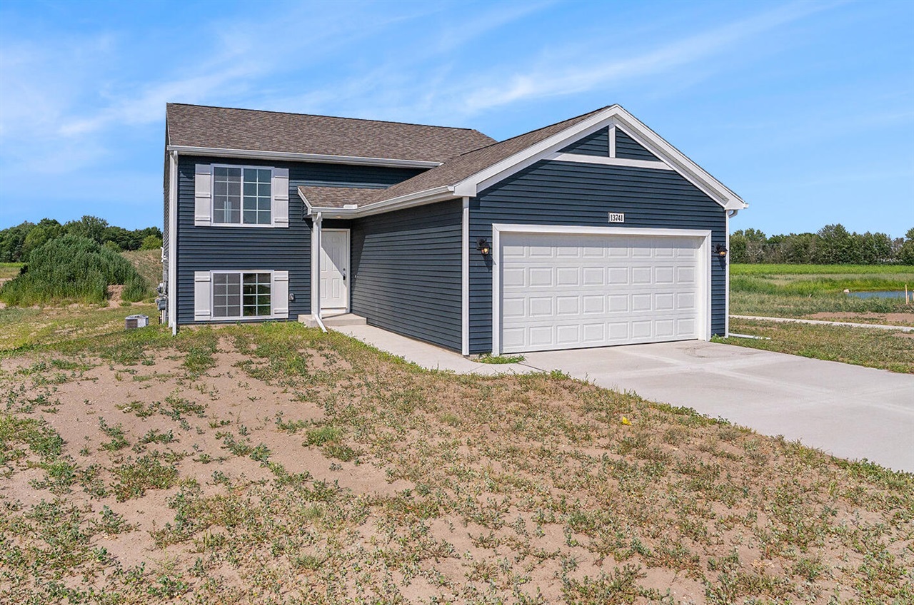 Homes for sale in Holland, MI | 13741 Oasis Ave, Holland, MI 49424 | MLS# 70474823