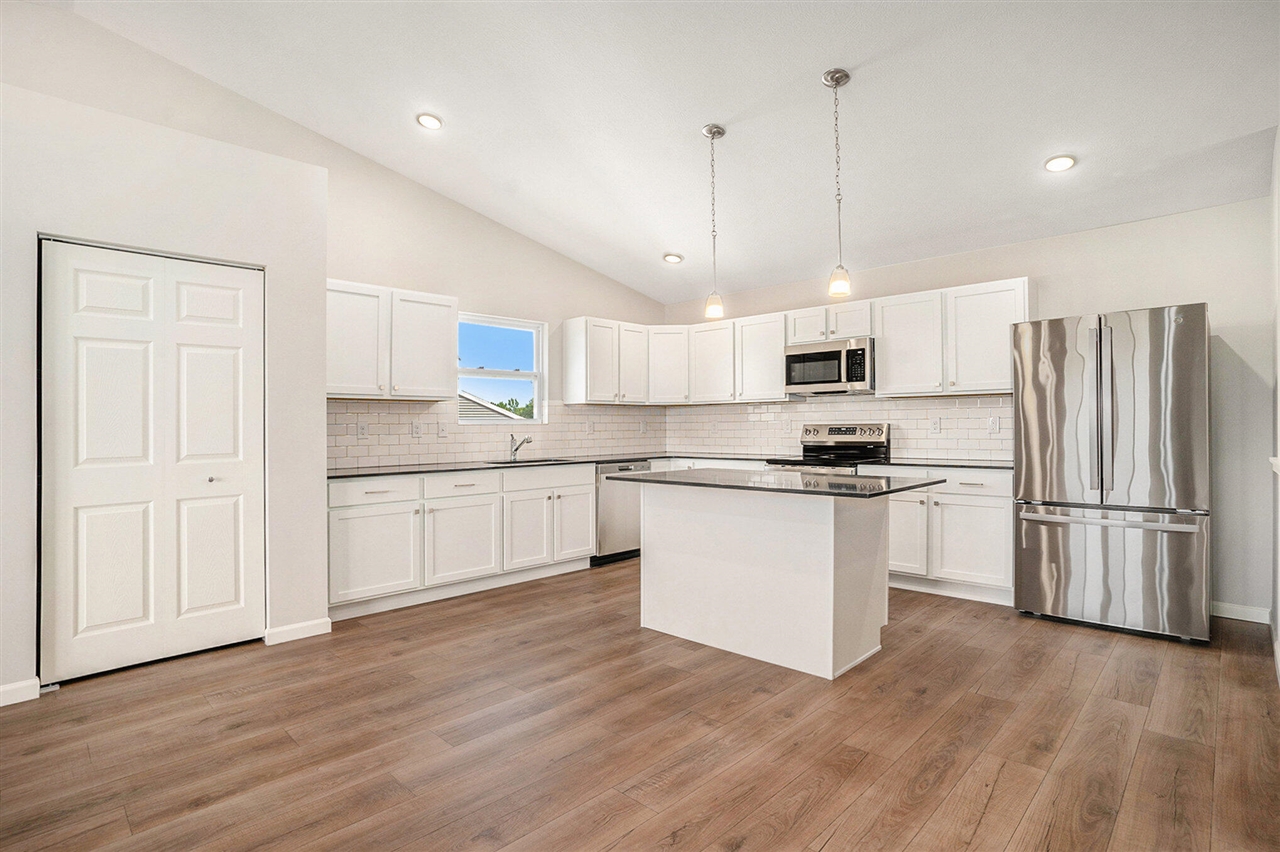 Homes for sale in Holland, MI | 13741 Oasis Ave, Holland, MI 49424 | MLS# 70474823