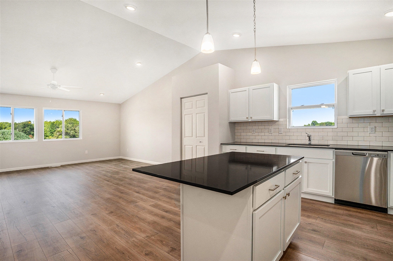 Homes for sale in Holland, MI | 13741 Oasis Ave, Holland, MI 49424 | MLS# 70474823