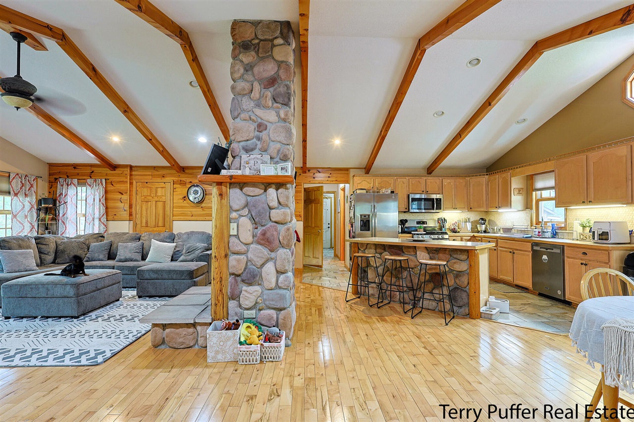 Homes for sale in Gaylord, MI | 6814 Whispering Pines Dr, Gaylord, MI 49735 | MLS# 70474854