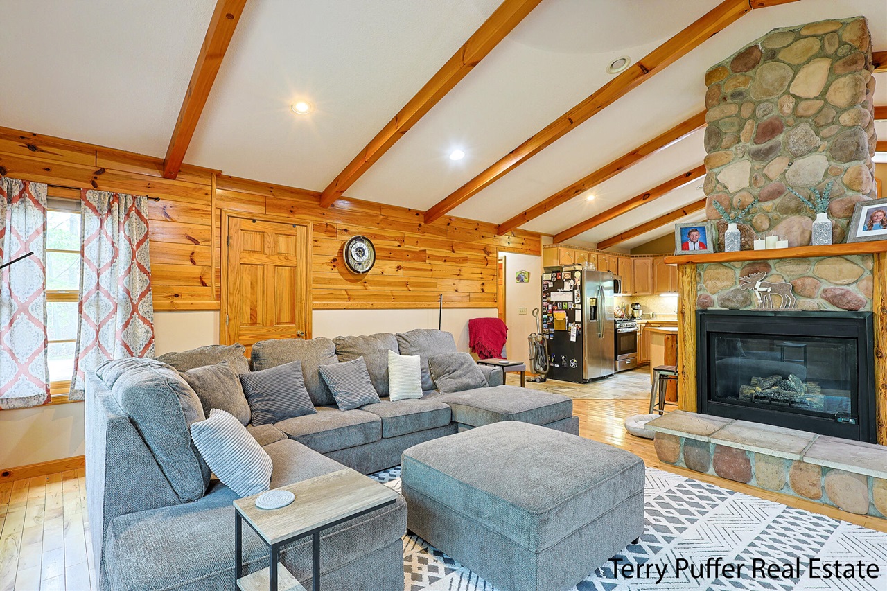 Homes for sale in Gaylord, MI | 6814 Whispering Pines Dr, Gaylord, MI 49735 | MLS# 70474854