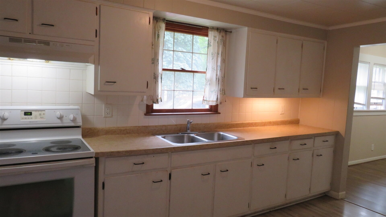 Homes for sale in Battle Creek, MI | 495 E Emmett St, Battle Creek, MI 49017 | MLS# 70475114