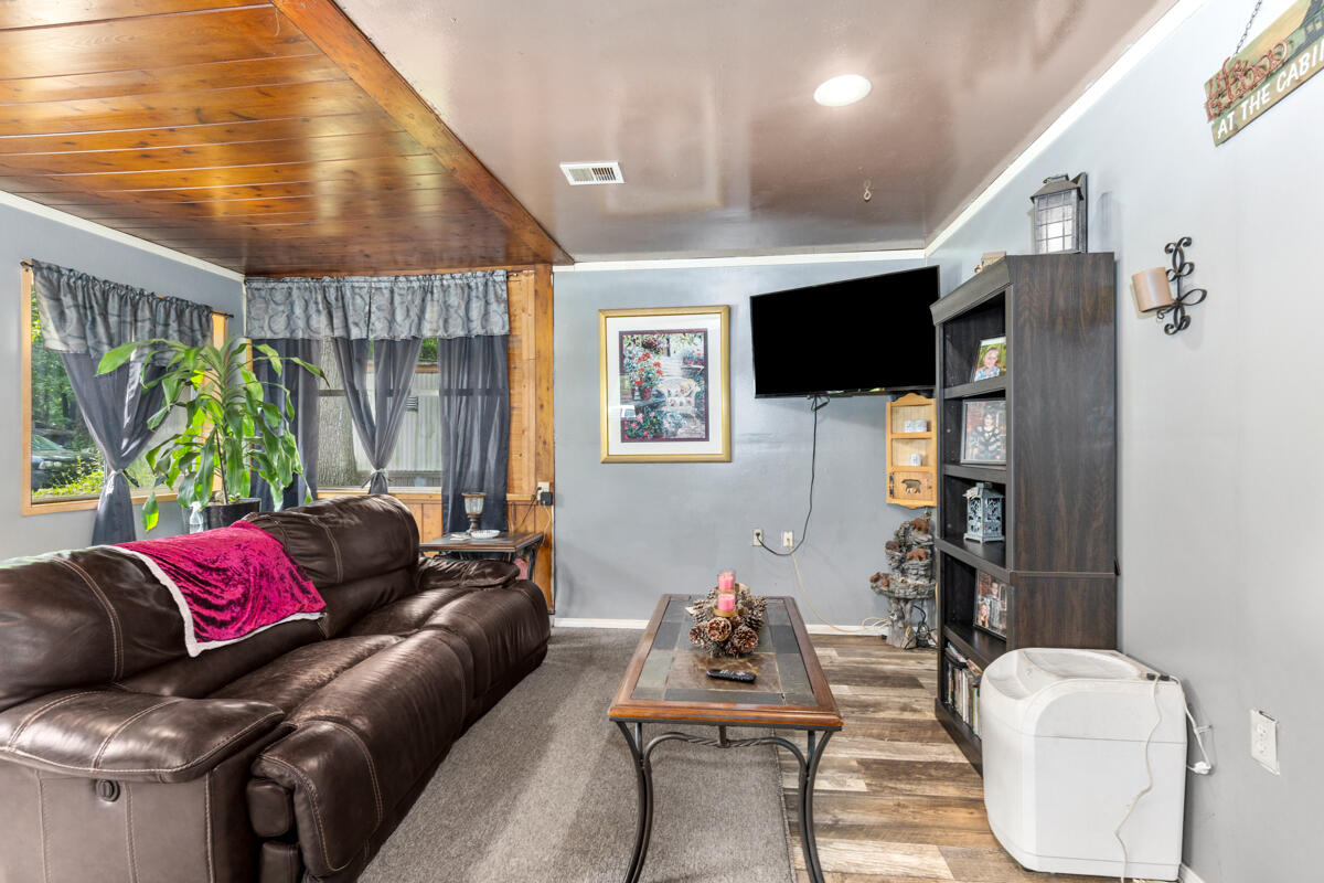 Homes for sale in Lakeview, MI | 11681 Heron Dr, Lakeview, MI 48850 | MLS# 70475372