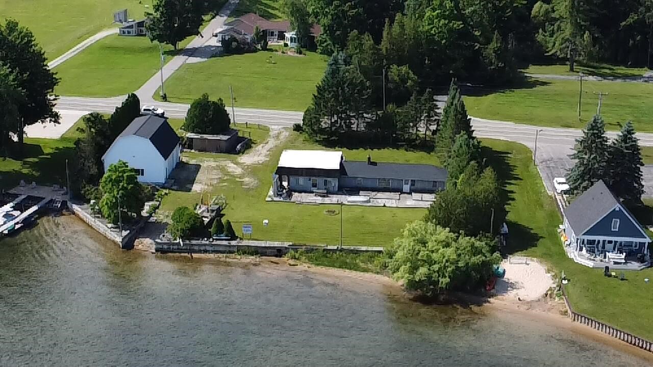 Homes for sale in Onekama, MI | 4472 Crescent Beach Rd Rd, Onekama, MI 49675 | MLS# 70475541