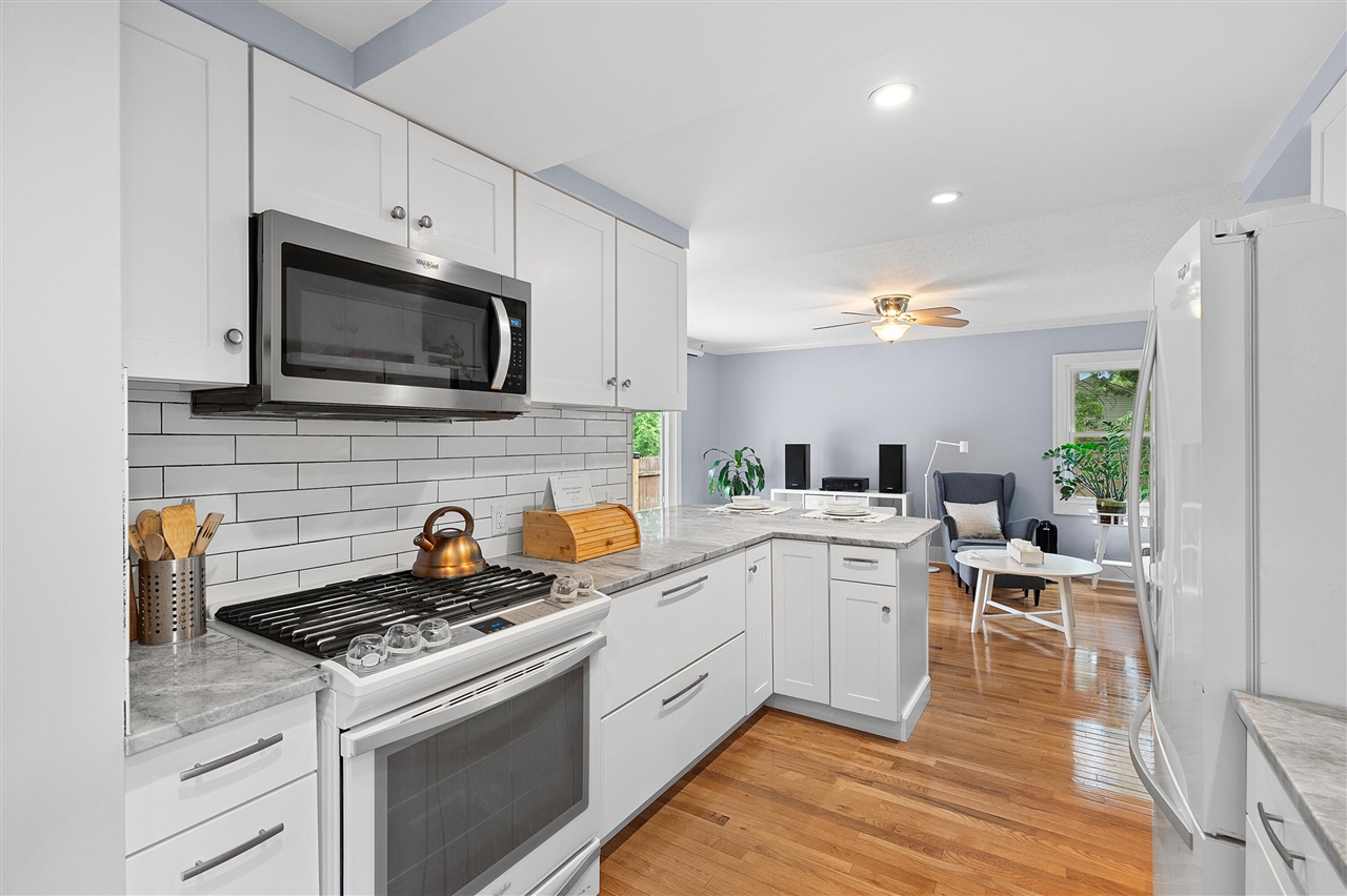 Homes for sale in Kalamazoo, MI | 1021 Roseland Ave, Kalamazoo, MI 49001 | MLS# 70475742