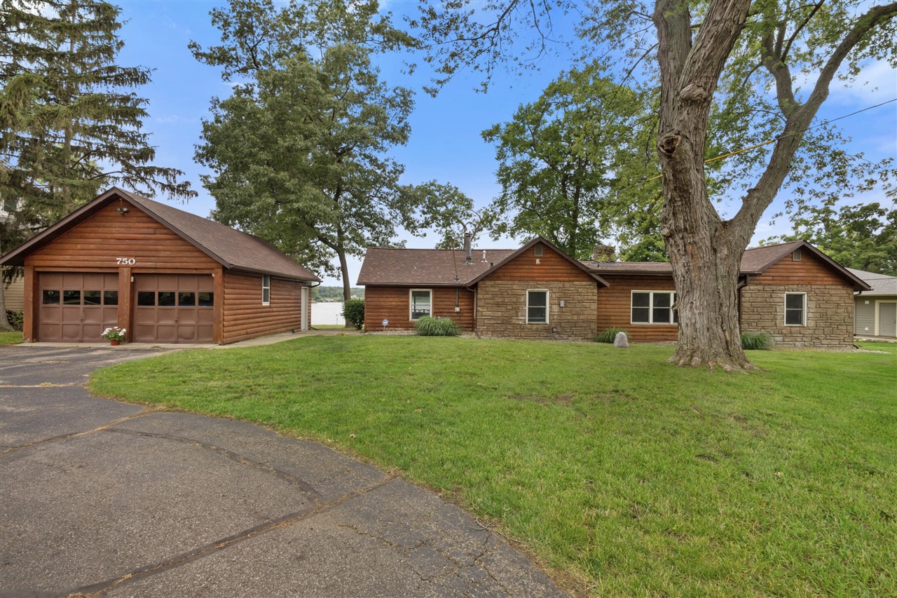 Homes for sale in Battle Creek, MI | 750 Country Club Dr, Battle Creek, MI 49015 | MLS# 70476737