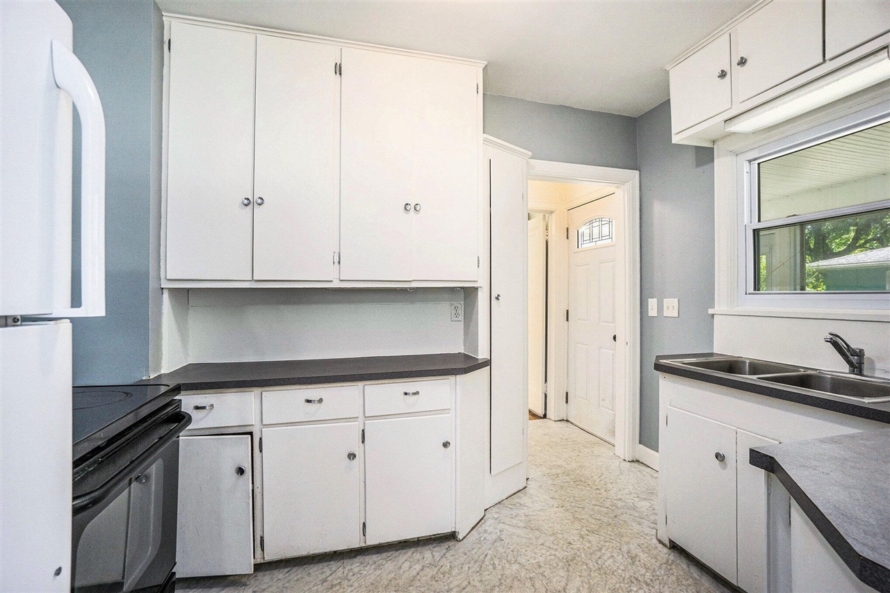 Homes for sale in Portage, MI | 7907 Lovers Ln, Portage, MI 49002 | MLS# 70477174