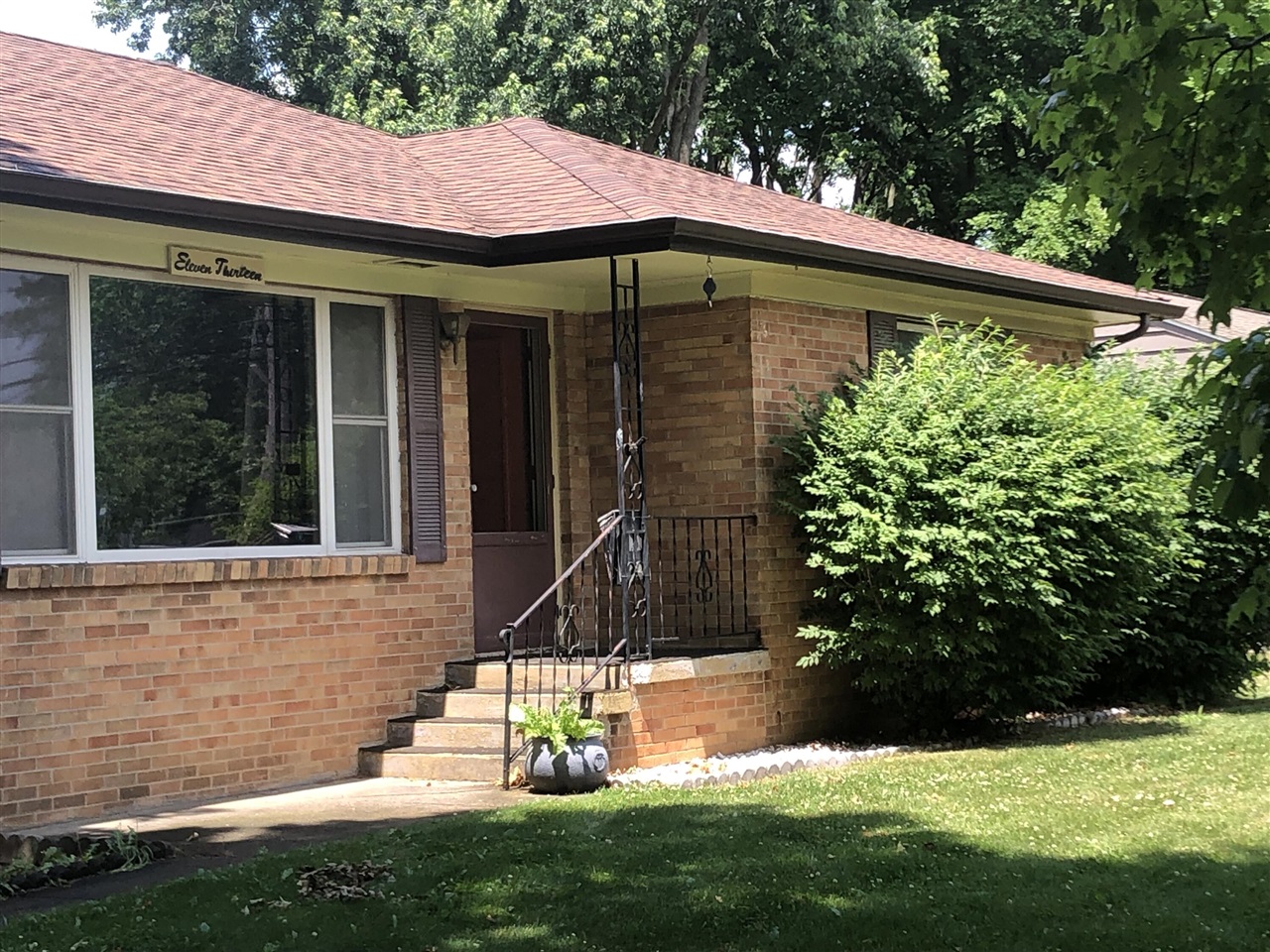 Homes for sale in Kalamazoo, MI | 1113 Nichols Rd, Kalamazoo, MI 49006 | MLS# 70477389