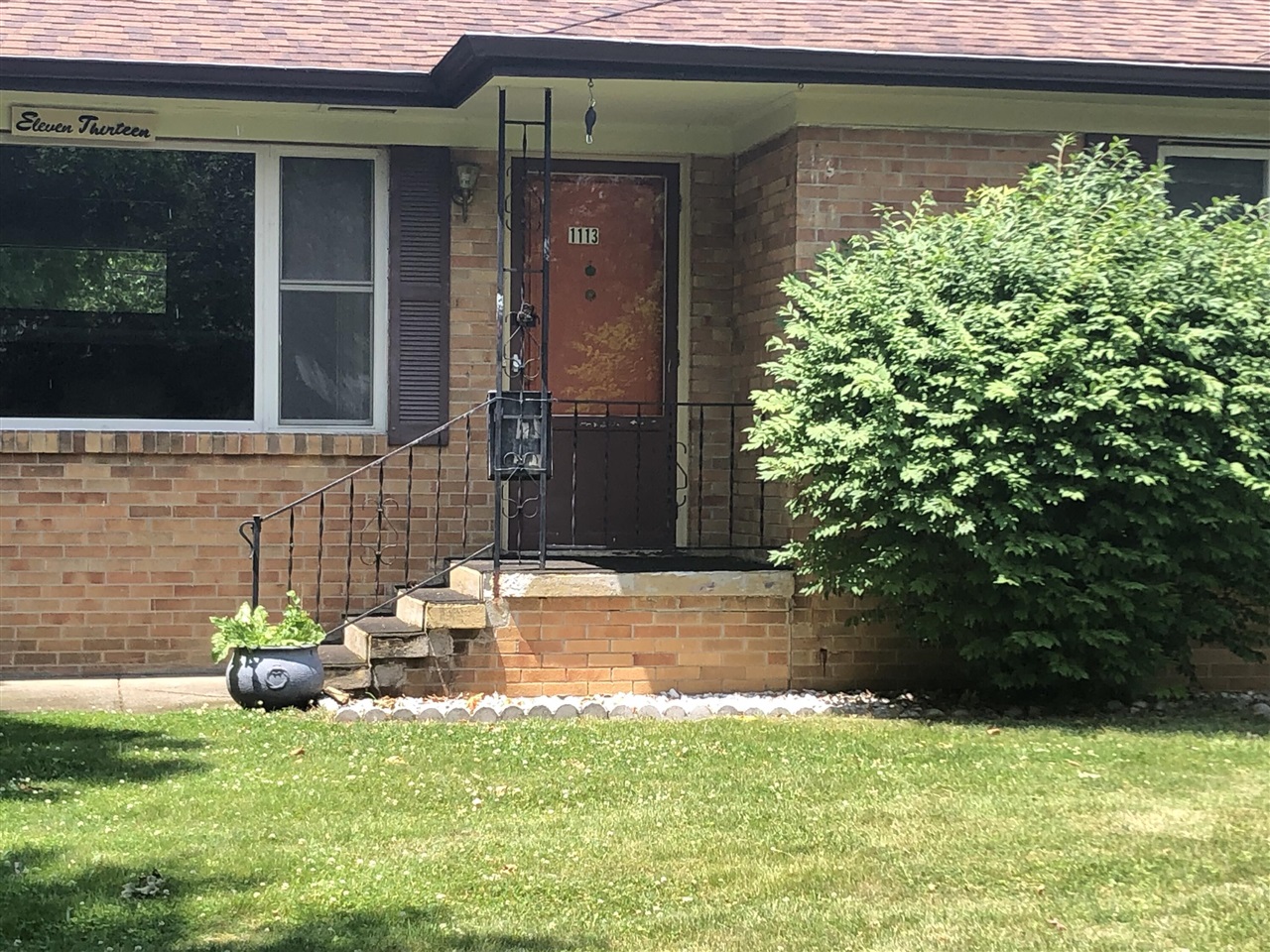 Homes for sale in Kalamazoo, MI | 1113 Nichols Rd, Kalamazoo, MI 49006 | MLS# 70477389