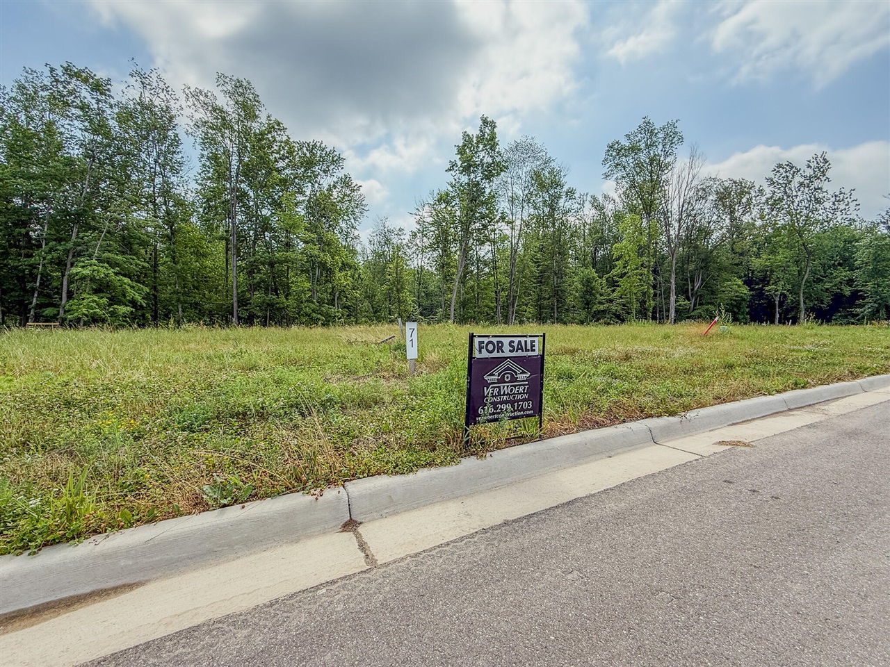 Homes for sale in Walker, MI | 1734 Blaketon Dr, Walker, MI 49534 | MLS# 70477636