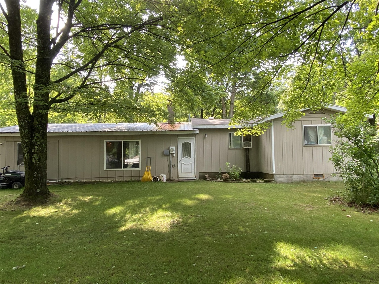 Homes for sale in White Cloud, MI | 872 S Ransom Rd, White Cloud, MI 49349 | MLS# 70478021