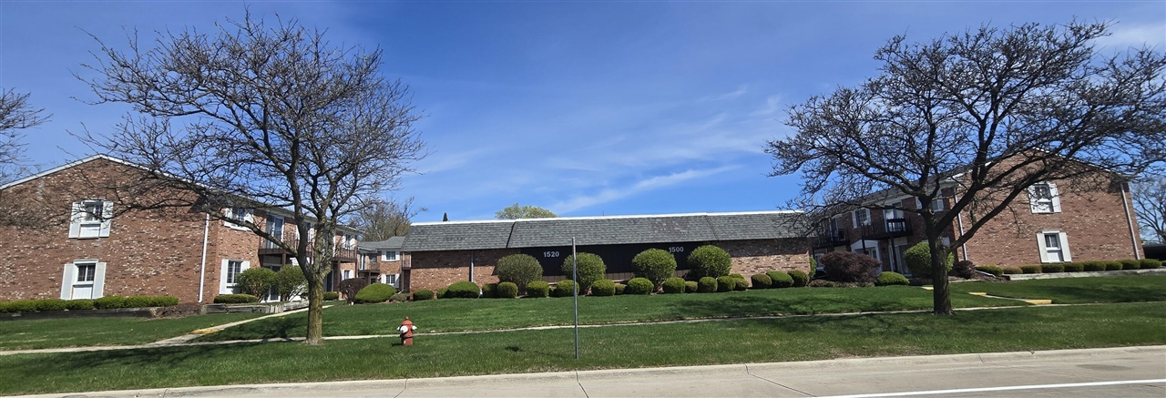 Homes for sale in Royal Oak, MI | 1512 Normandy Rd #105, Royal Oak, MI 48073 | MLS# 70478196