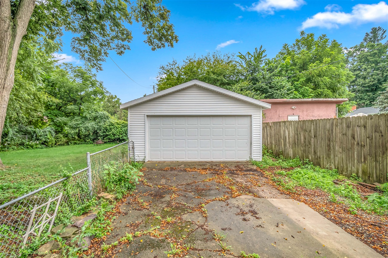 Homes for sale in Hillsdale, MI | 134 S Howell St, Hillsdale, MI 49242 | MLS# 70478465