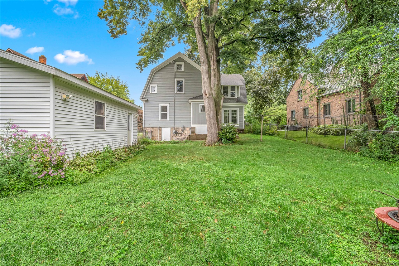 Homes for sale in Hillsdale, MI | 134 S Howell St, Hillsdale, MI 49242 | MLS# 70478465