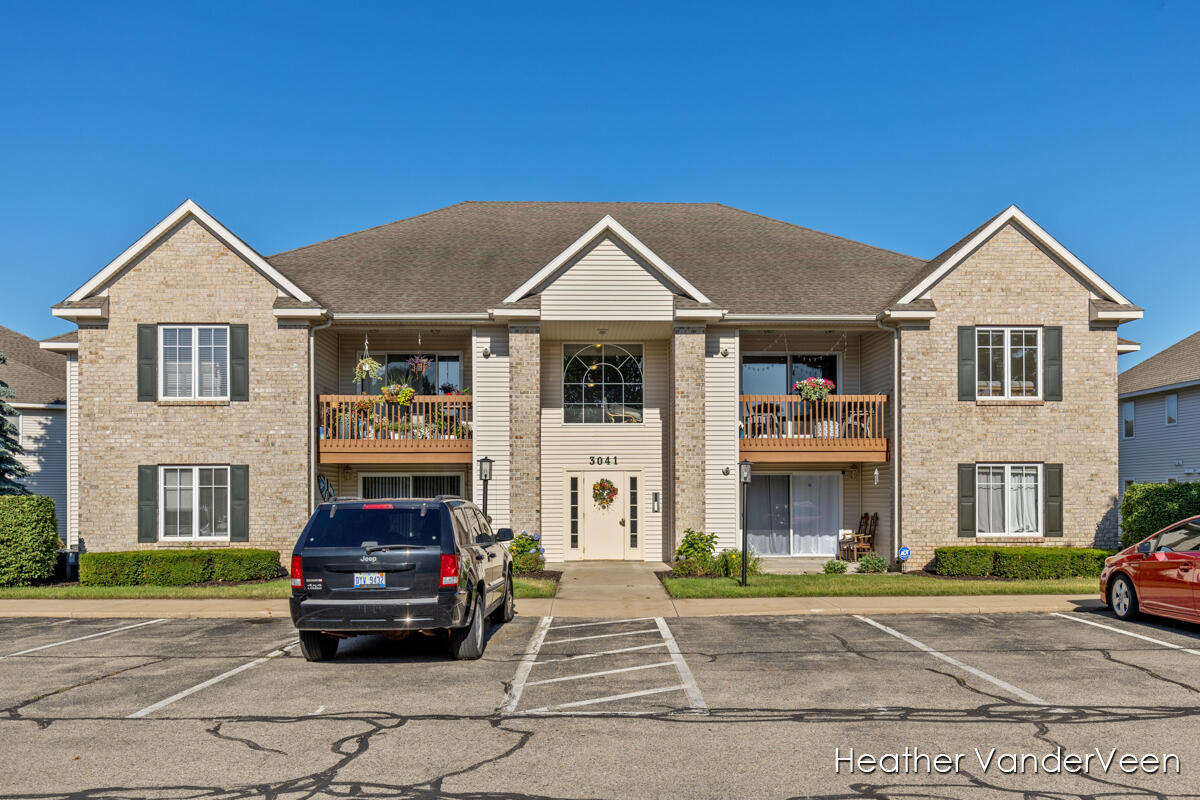 Homes for sale in Holland, MI | 3041 E Crystal Waters Dr #8, Holland, MI 49424 | MLS# 70478829