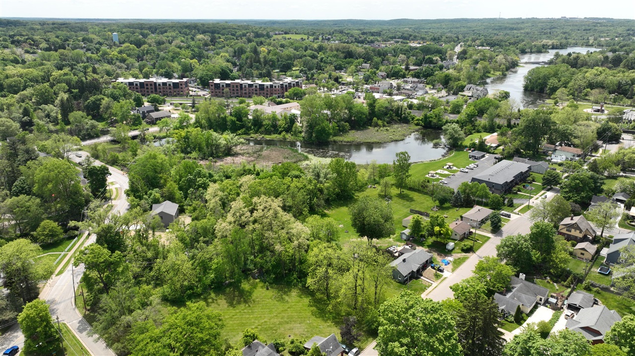 Homes for sale in Milford, MI | 114 River Dr, Milford, MI 48381 | MLS# 70478922