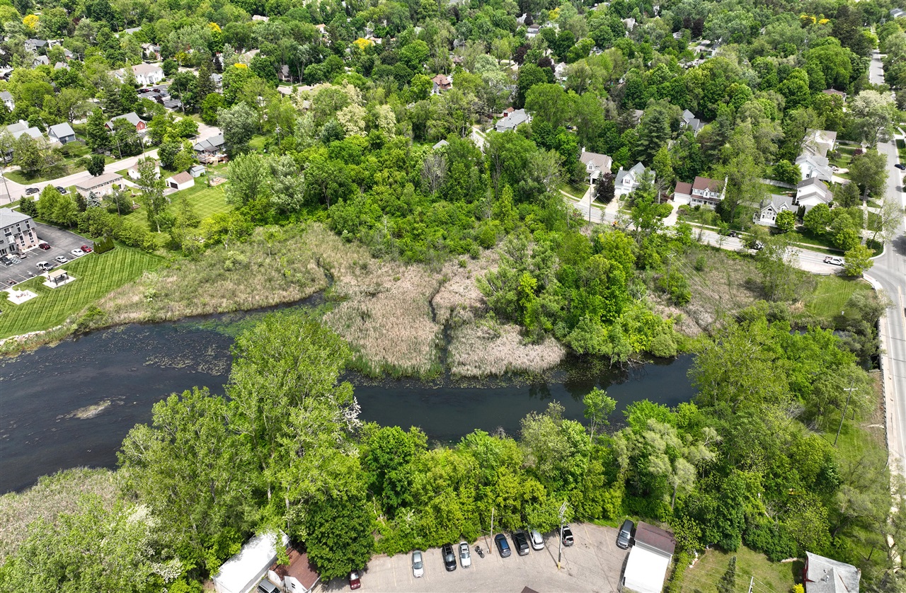 Homes for sale in Milford, MI | 114 River Dr, Milford, MI 48381 | MLS# 70478922