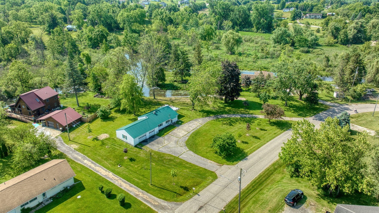 Homes for sale in Jackson, MI | 8020 Greenes Dr, Jackson, MI 49201 | MLS# 70479185