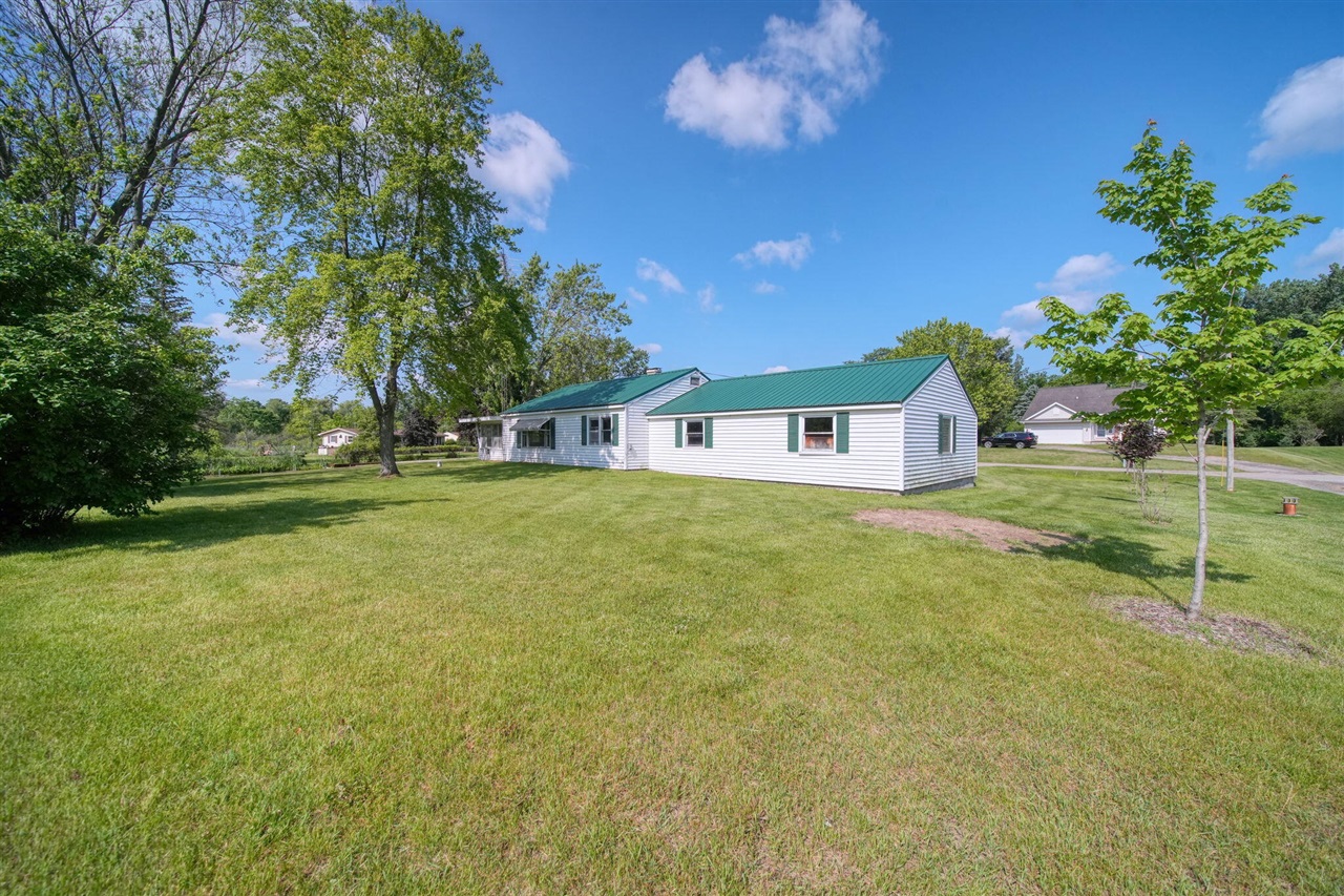 Homes for sale in Jackson, MI | 8020 Greenes Dr, Jackson, MI 49201 | MLS# 70479185