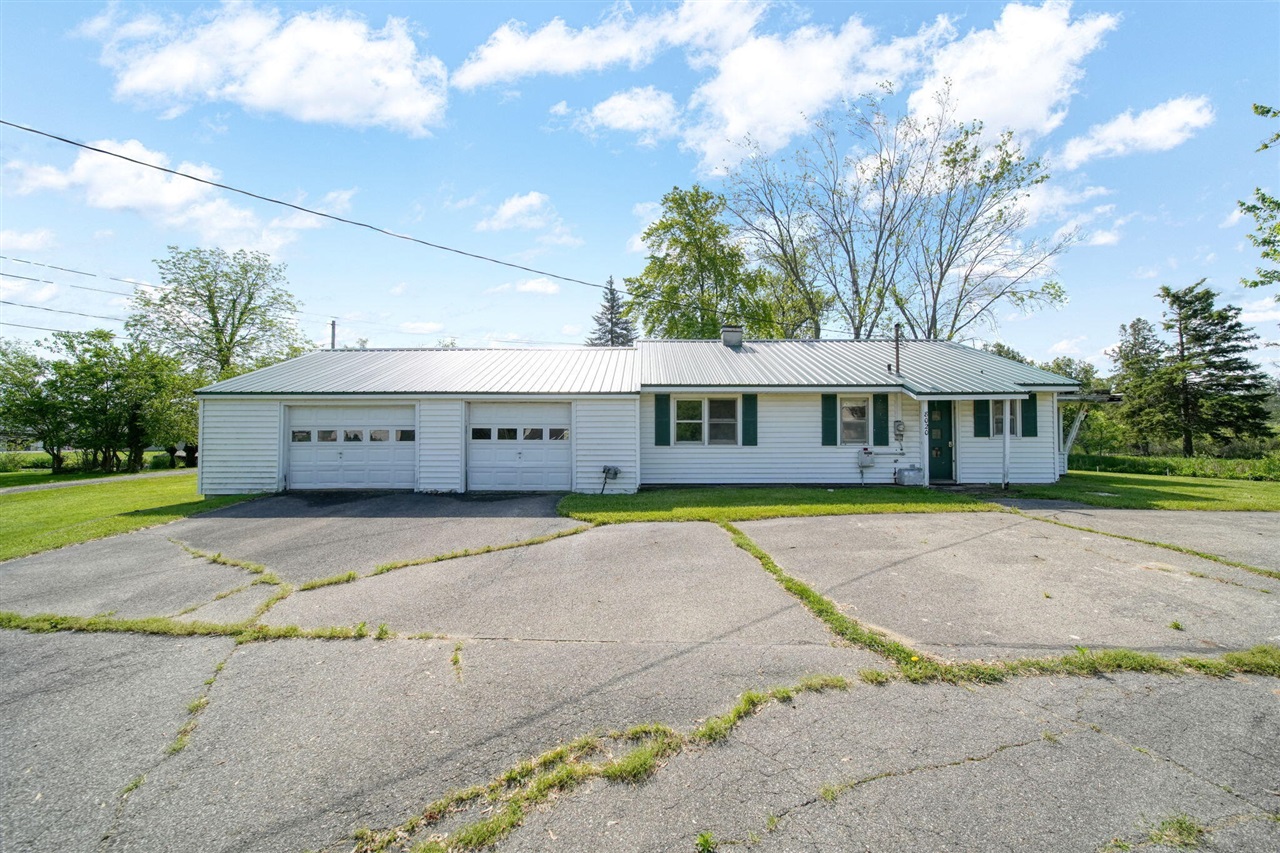 Homes for sale in Jackson, MI | 8020 Greenes Dr, Jackson, MI 49201 | MLS# 70479185