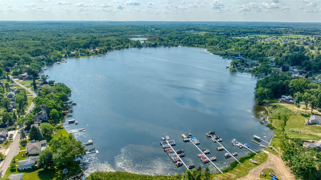 Homes for sale in Jackson, MI | 8020 Greenes Dr, Jackson, MI 49201 | MLS# 70479185