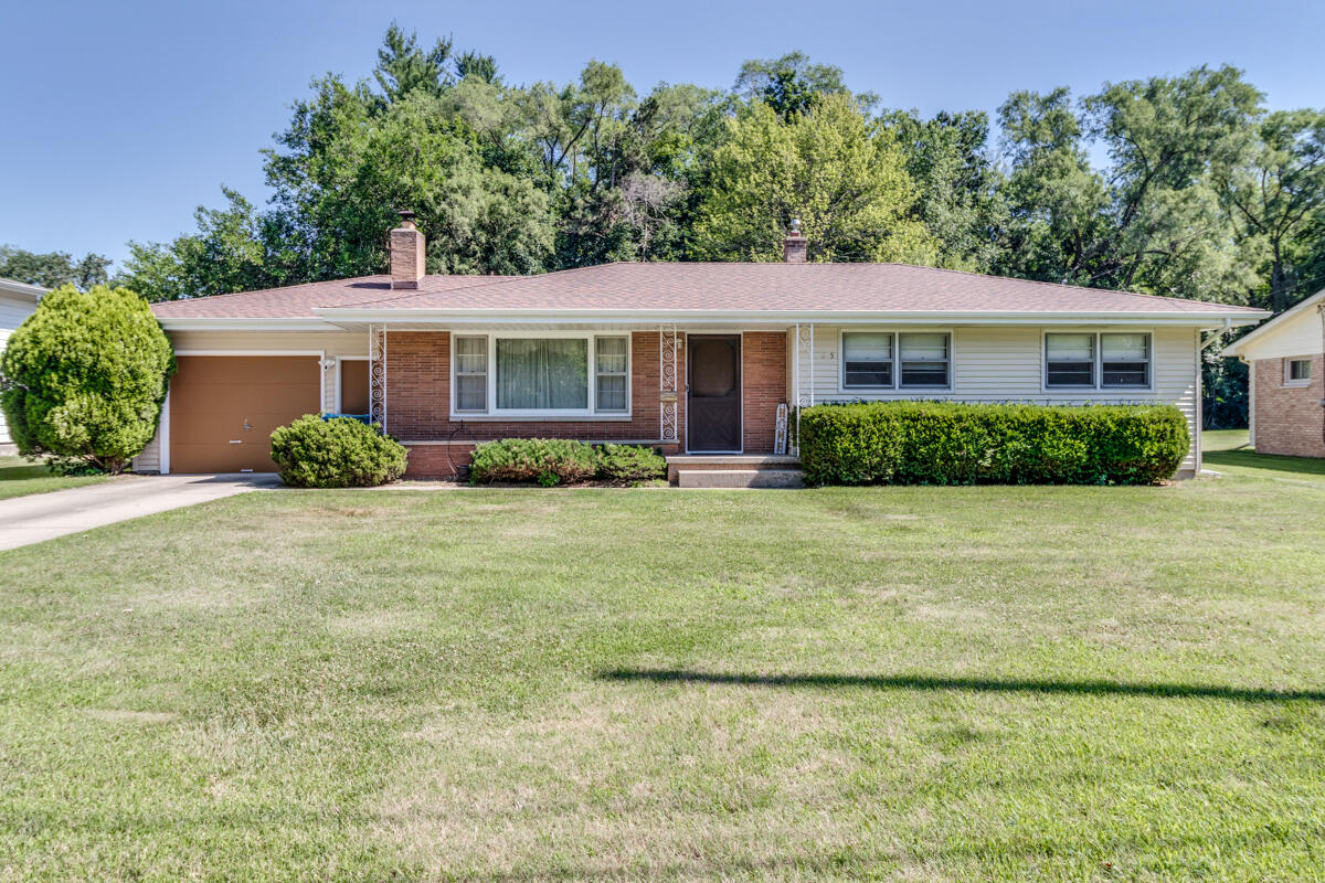 Homes for sale in Battle Creek, MI | 925 Meadow Dr, Battle Creek, MI 49015 | MLS# 70479190