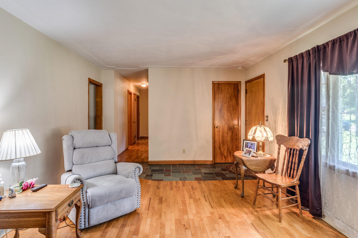 Homes for sale in Battle Creek, MI | 925 Meadow Dr, Battle Creek, MI 49015 | MLS# 70479190