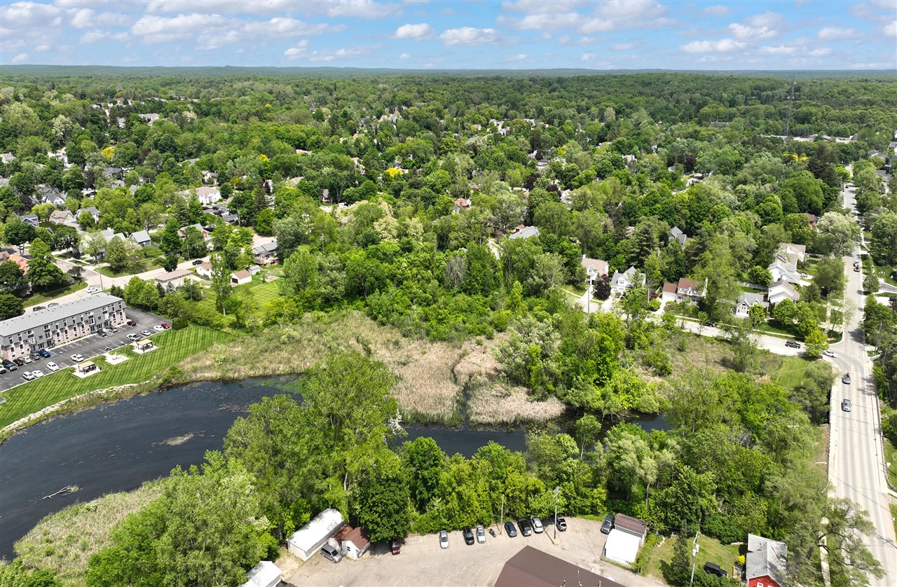 Homes for sale in Milford, MI | 124 River Dr, Milford, MI 48381 | MLS# 70479345