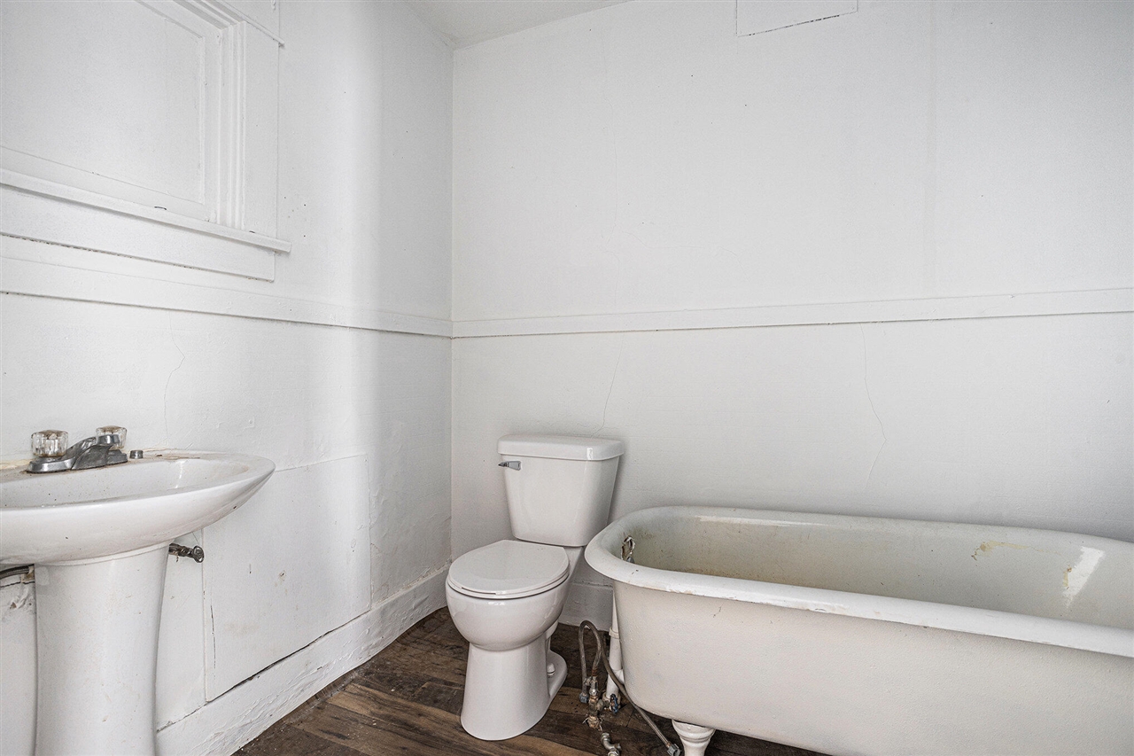 Homes for sale in Battle Creek, MI | 174 Cherry St, Battle Creek, MI 49017 | MLS# 70479534