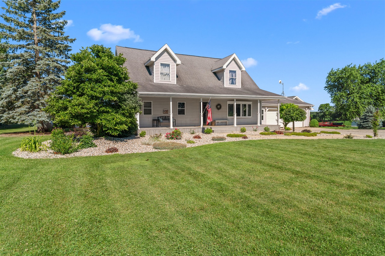 Homes for sale in Jonesville, MI | 5160 Barker Rd, Jonesville, MI 49250 | MLS# 70479603