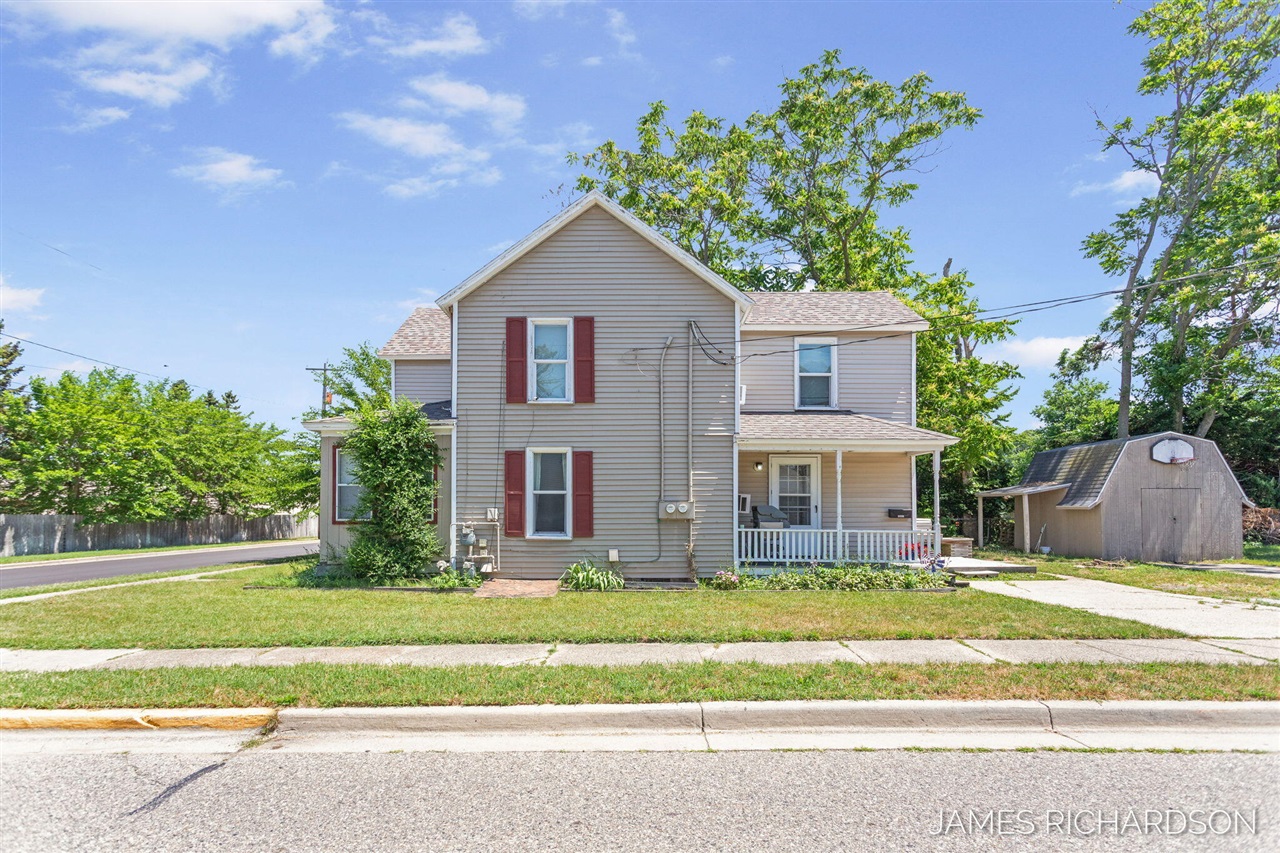 Homes for sale in Grand Haven, MI | 1002 Madison St, Grand Haven, MI 49417 | MLS# 70479830