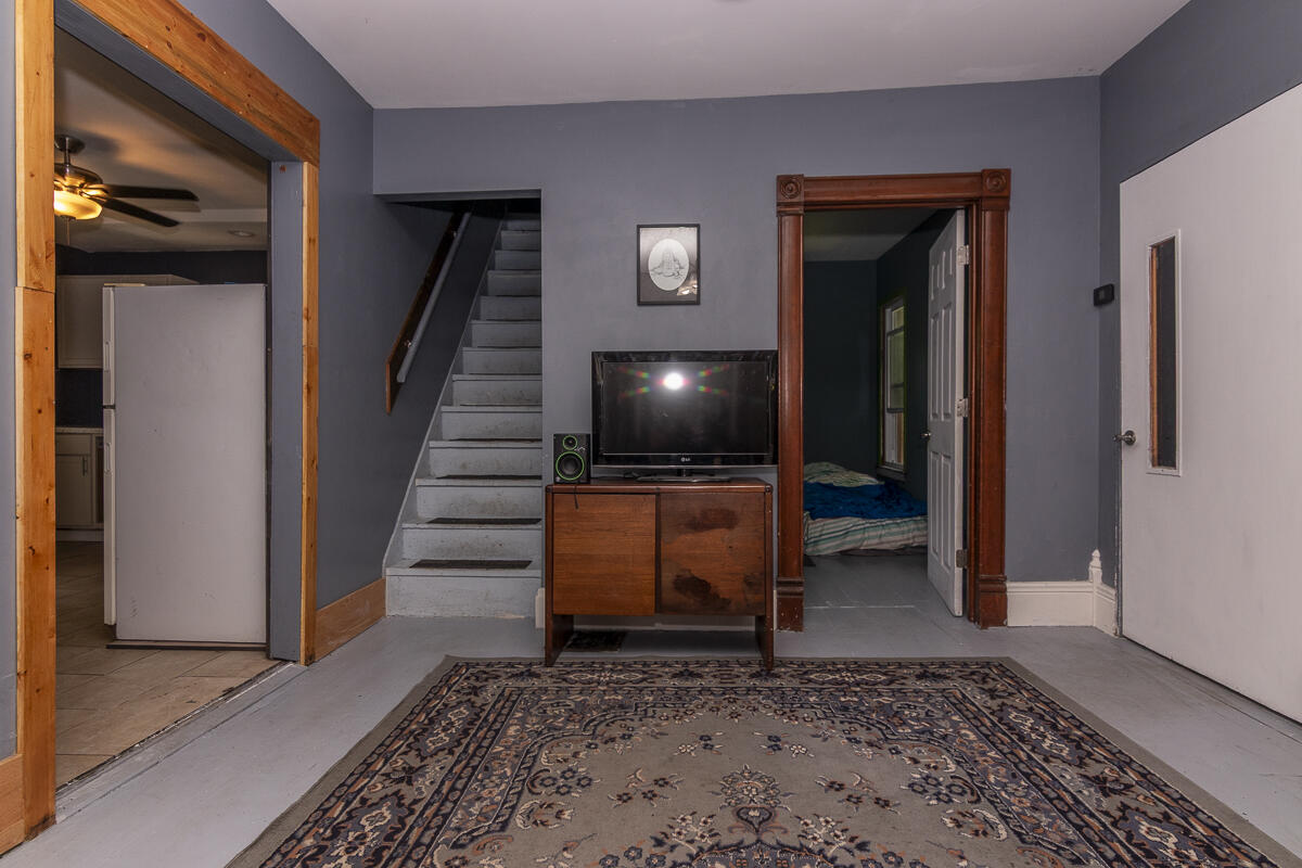 Homes for sale in Kalamazoo, MI | 1228 Wells Pl, Kalamazoo, MI 49001 | MLS# 70479871