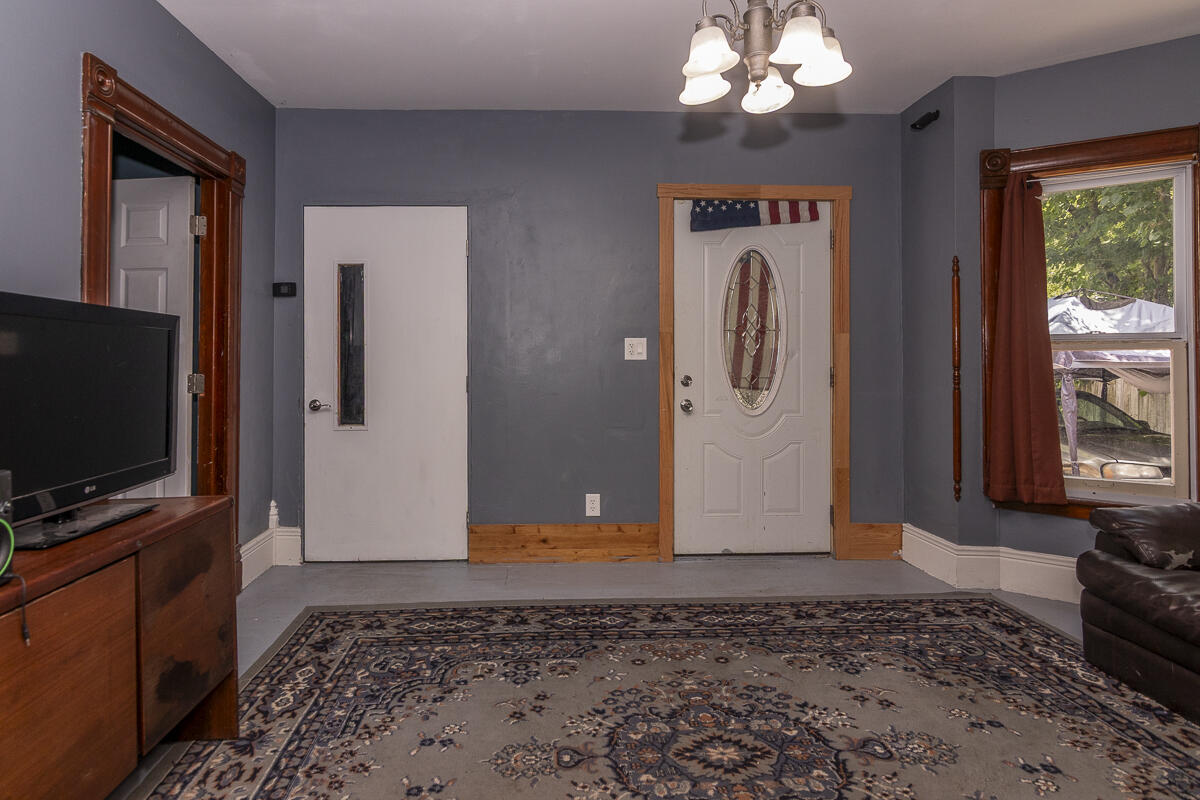 Homes for sale in Kalamazoo, MI | 1228 Wells Pl, Kalamazoo, MI 49001 | MLS# 70479871