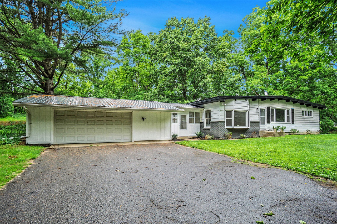 Homes for sale in Augusta, MI | 7350 N 46Th St, Augusta, MI 49012 | MLS# 70480115