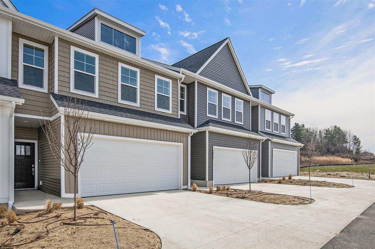 Homes for sale in Wyoming, MI | 4818 Hidden River Ave #51, Wyoming, MI 49418 | MLS# 70480276