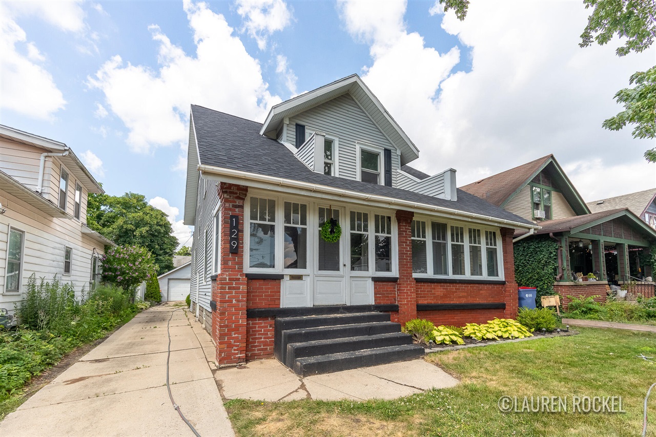 Homes for sale in Grand Rapids, MI | 129 Dean St, Grand Rapids, MI 49505 | MLS# 70480330