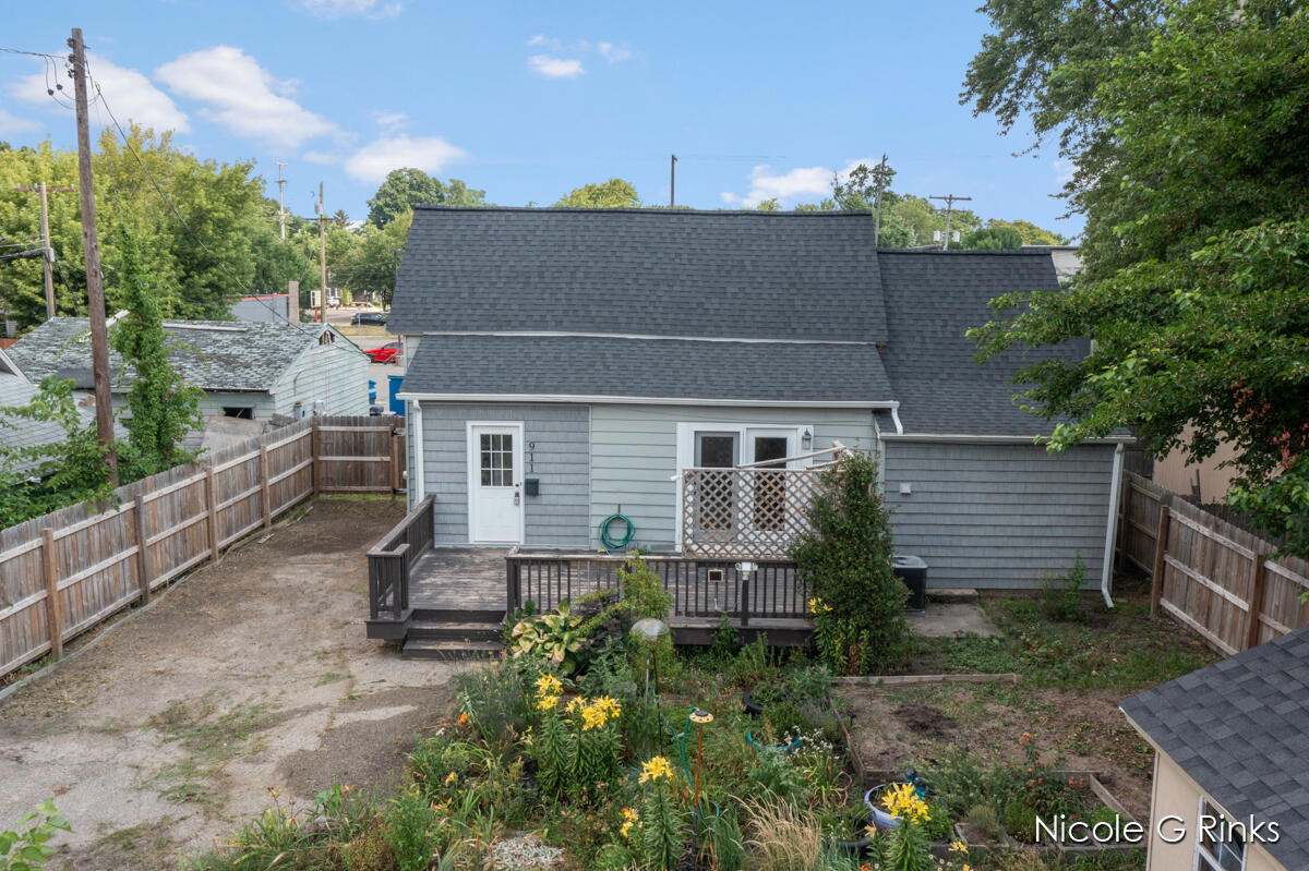 Homes for sale in Grand Rapids, MI | 911 Baldwin St, Grand Rapids, MI 49506 | MLS# 70480408