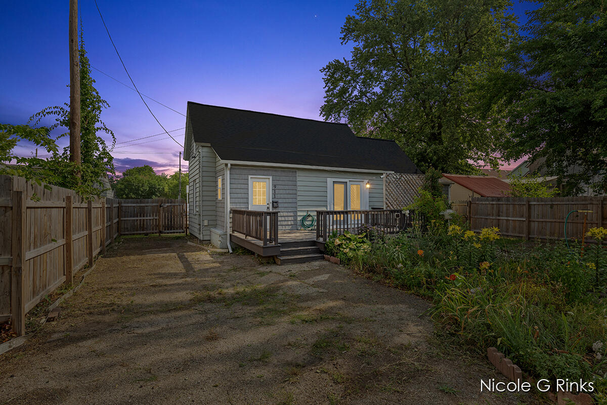 Homes for sale in Grand Rapids, MI | 911 Baldwin St, Grand Rapids, MI 49506 | MLS# 70480408