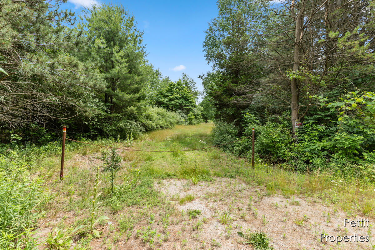 Homes for sale in Nunica, MI | 6804 S Maple Island Rd, Nunica, MI 49448 | MLS# 70480452