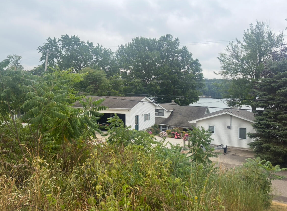 Homes for sale in Sparta, MI | 11717 Maywood Dr, Sparta, MI 49345 | MLS# 70480803