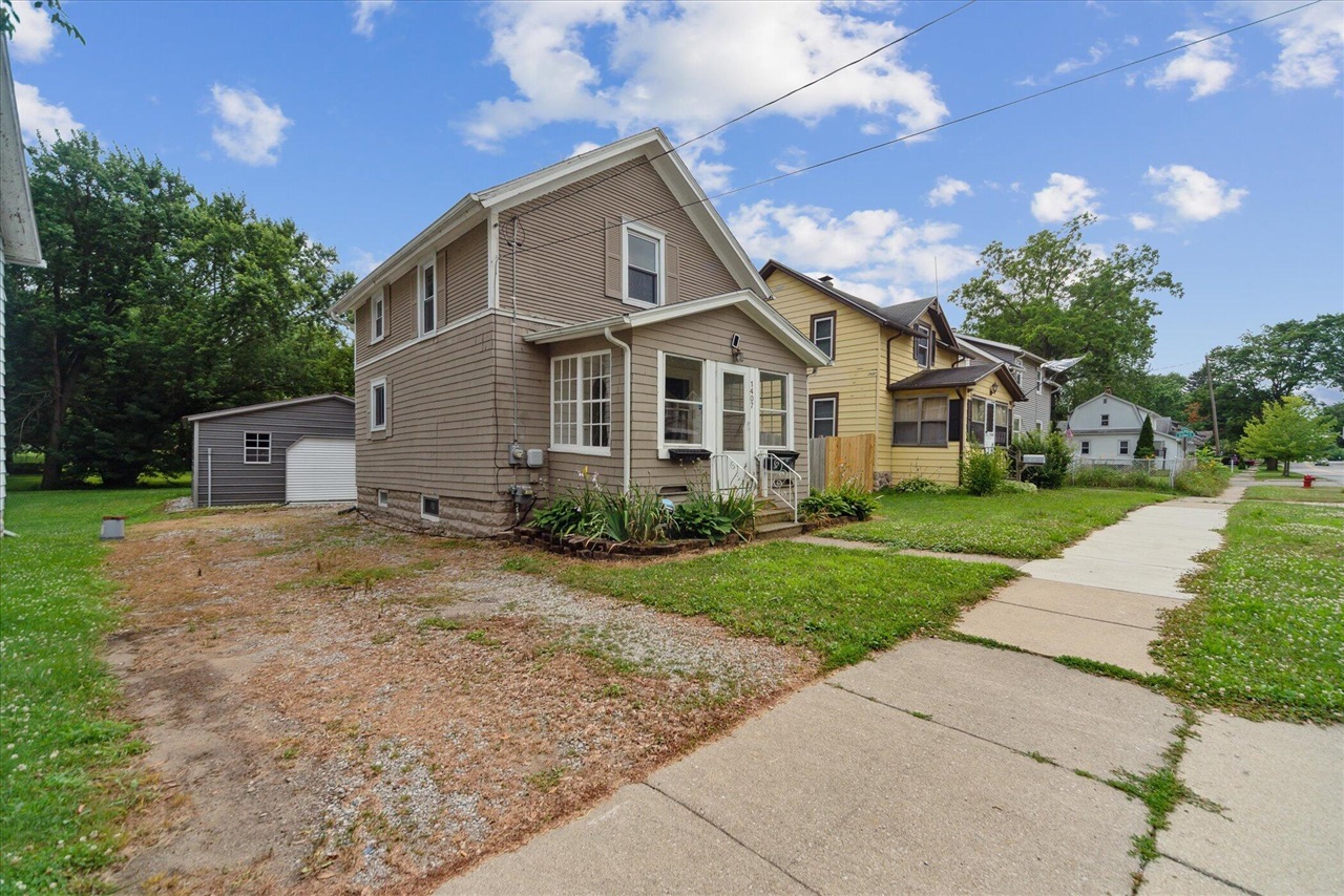 Homes for sale in Jackson, MI | 1407 E North St, Jackson, MI 49202 | MLS# 70481146