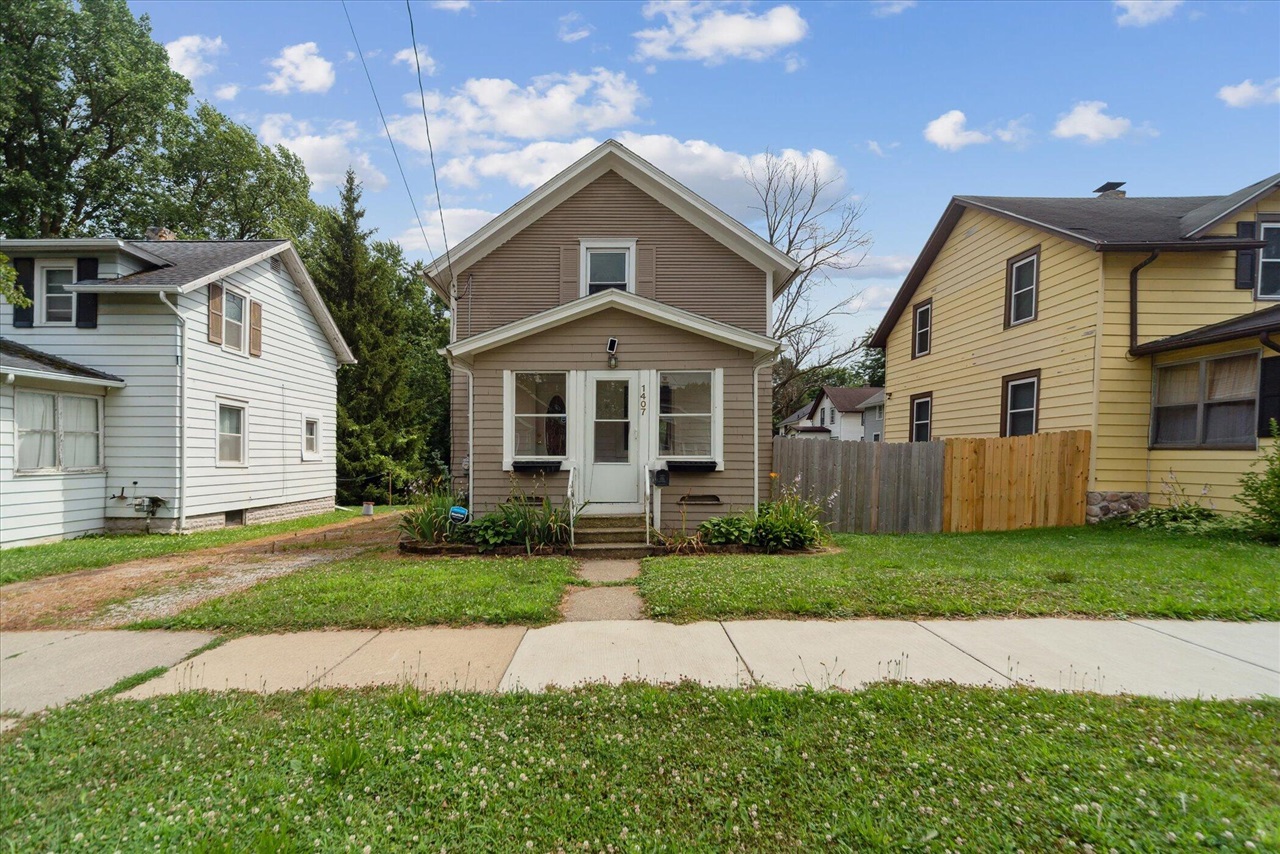 Homes for sale in Jackson, MI | 1407 E North St, Jackson, MI 49202 | MLS# 70481146