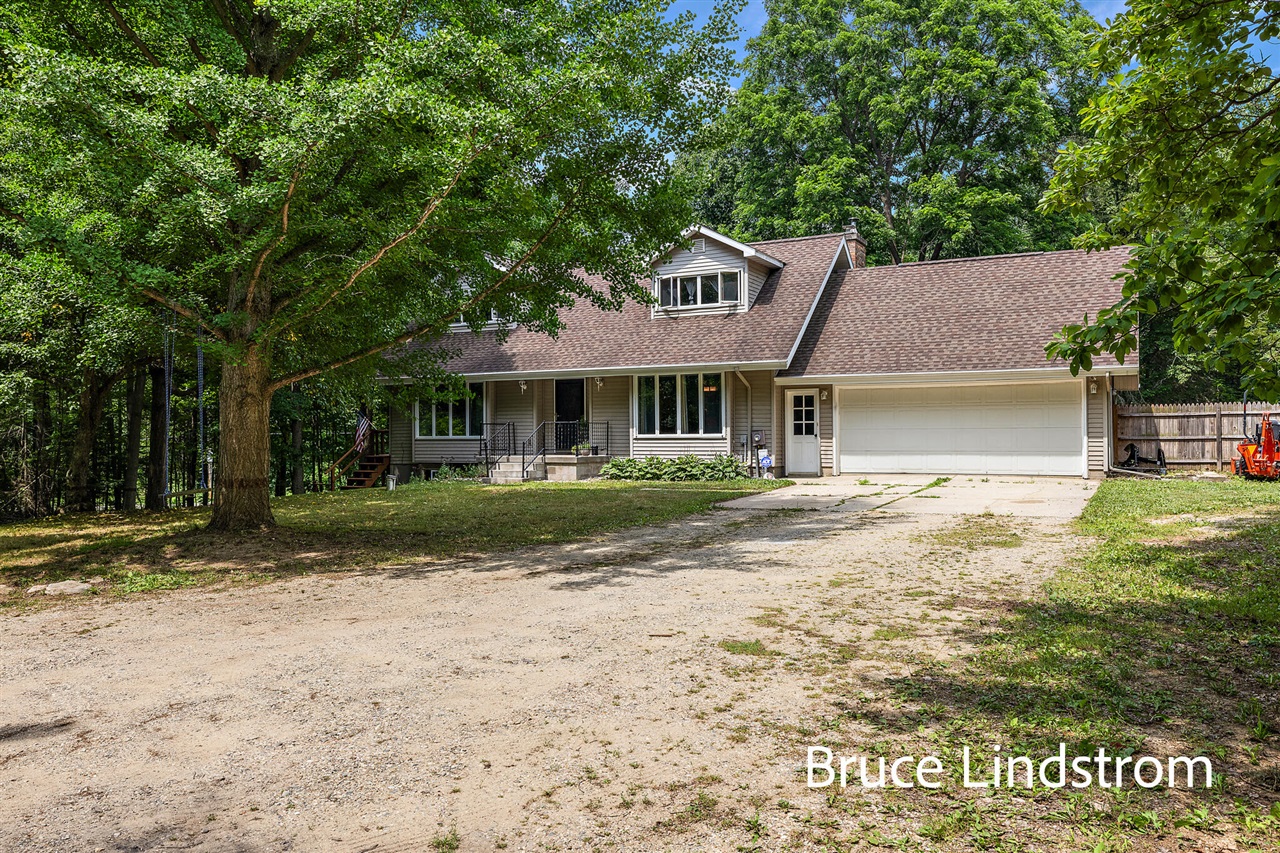 Homes for sale in Big Rapids, MI | 15520 157Th Ave, Big Rapids, MI 49307 | MLS# 70481285