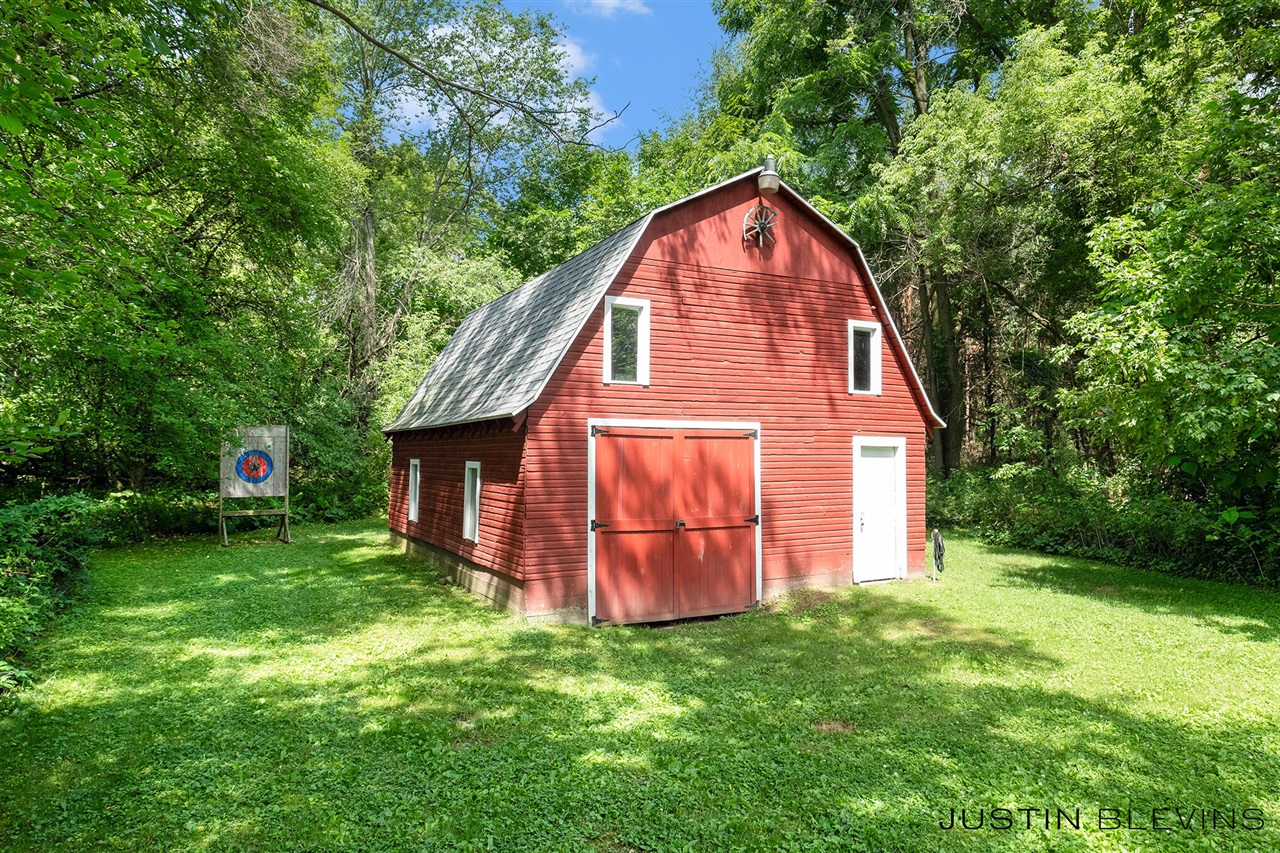 Homes for sale in Sparta, MI | 8277 Alpine Ave, Sparta, MI 49345 | MLS# 70481383