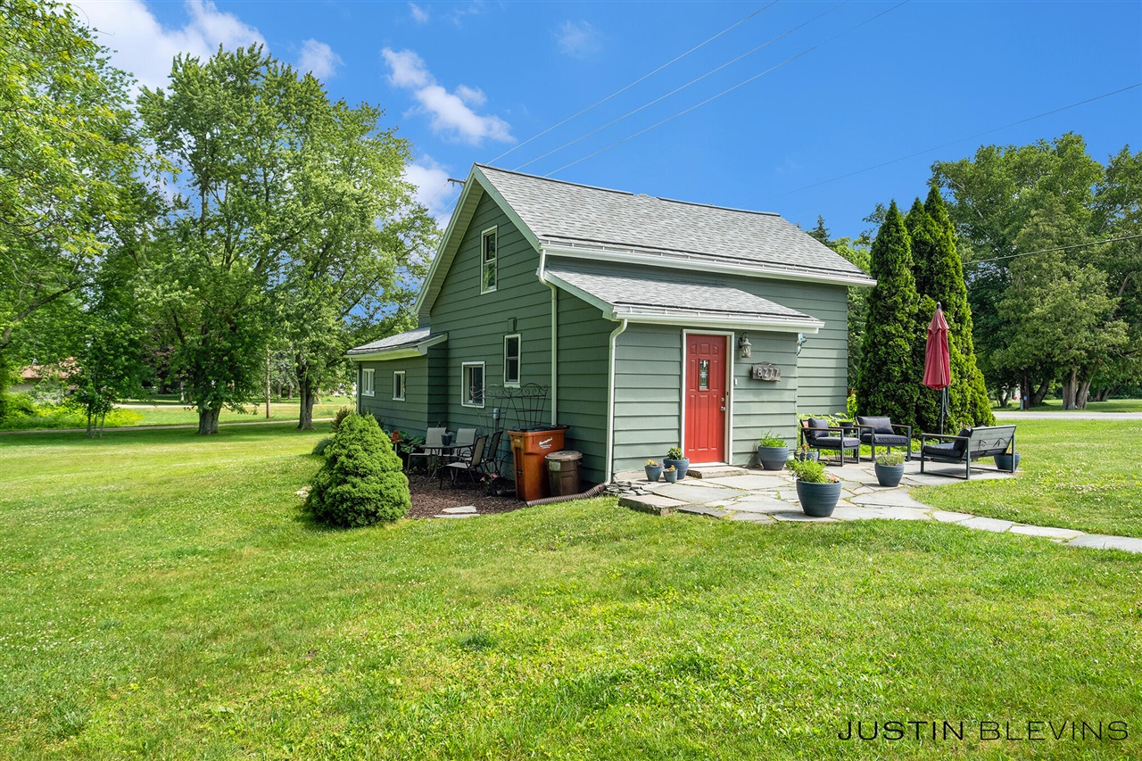 Homes for sale in Sparta, MI | 8277 Alpine Ave, Sparta, MI 49345 | MLS# 70481383