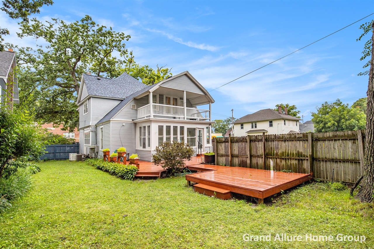 Homes for sale in Grand Rapids, MI | 1718 Madison Ave, Grand Rapids, MI 49507 | MLS# 70481677