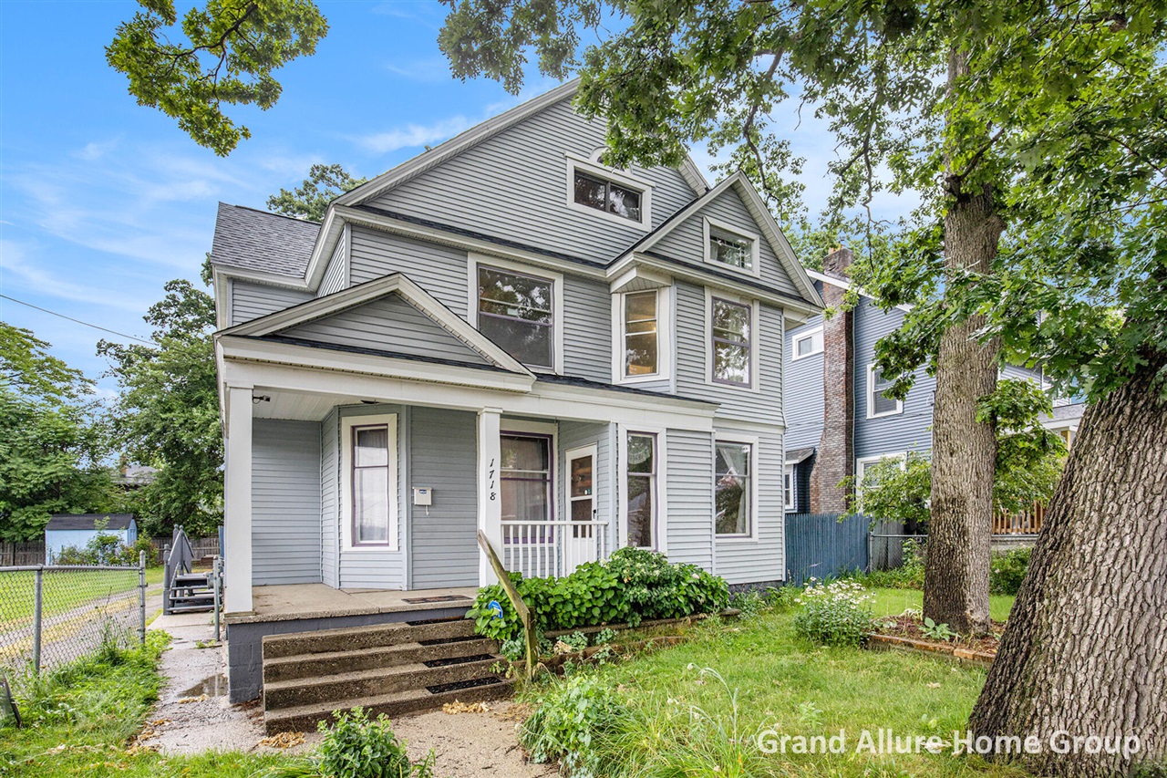 Homes for sale in Grand Rapids, MI | 1718 Madison Ave, Grand Rapids, MI 49507 | MLS# 70481677