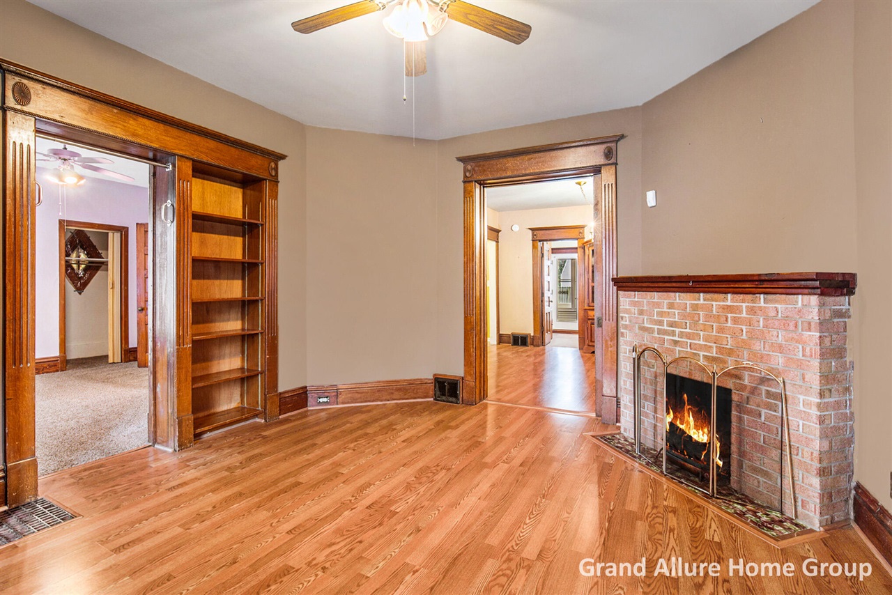 Homes for sale in Grand Rapids, MI | 1718 Madison Ave, Grand Rapids, MI 49507 | MLS# 70481677